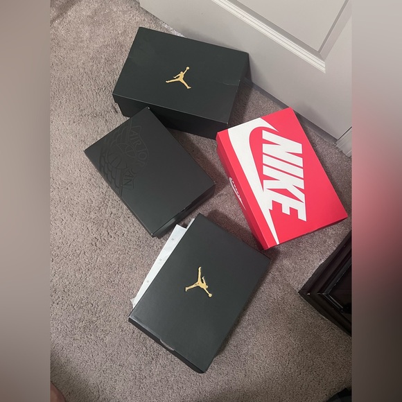 4 empty NIKE shoe boxes men size 10.5